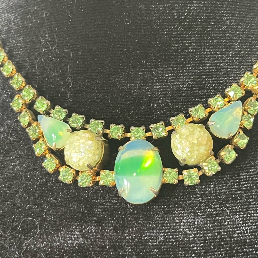 Vintage 1950s Green Rhinestones Blue Green White Glass Cabochons Necklace 14” - Picture 3 of 12